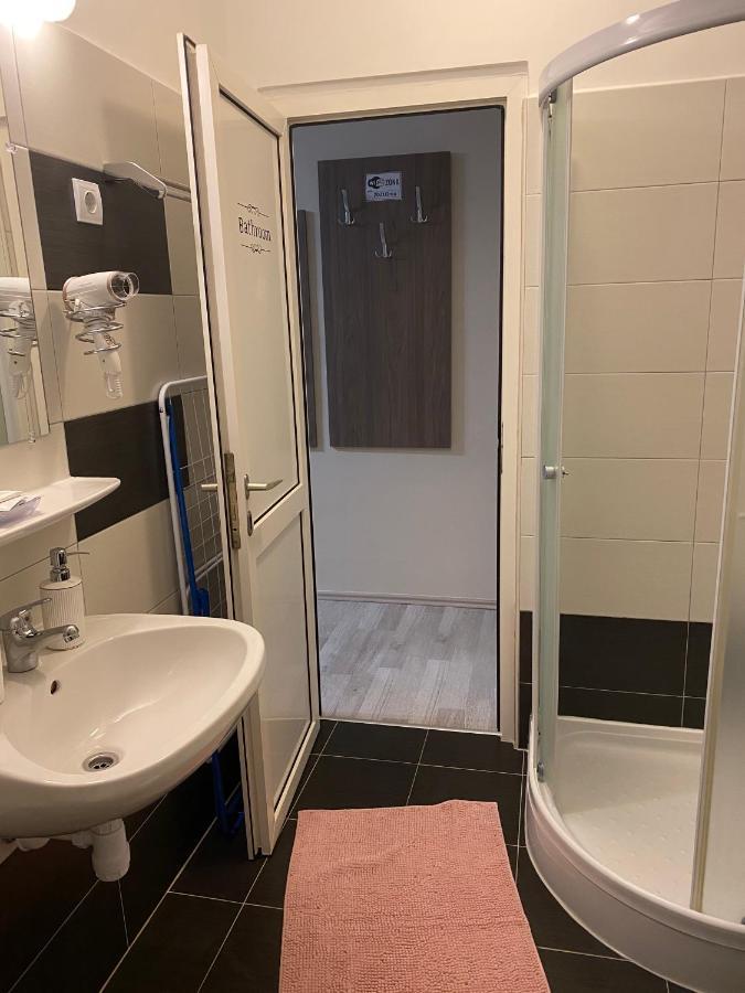 Oreo Apartman Eger Exterior photo