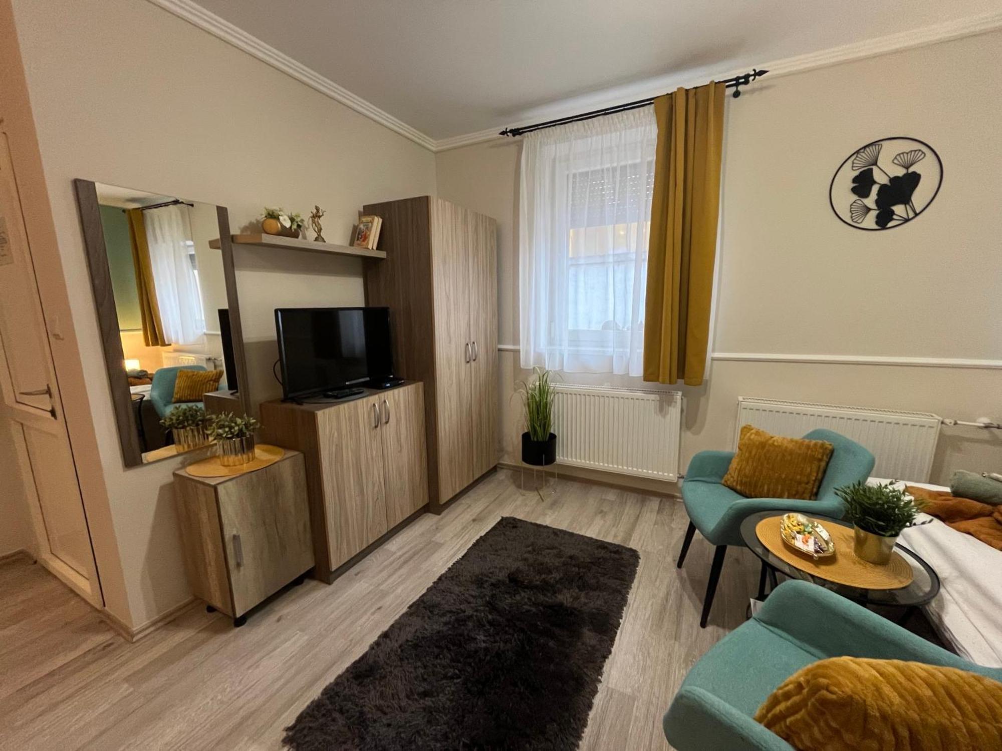 Oreo Apartman Eger Exterior photo